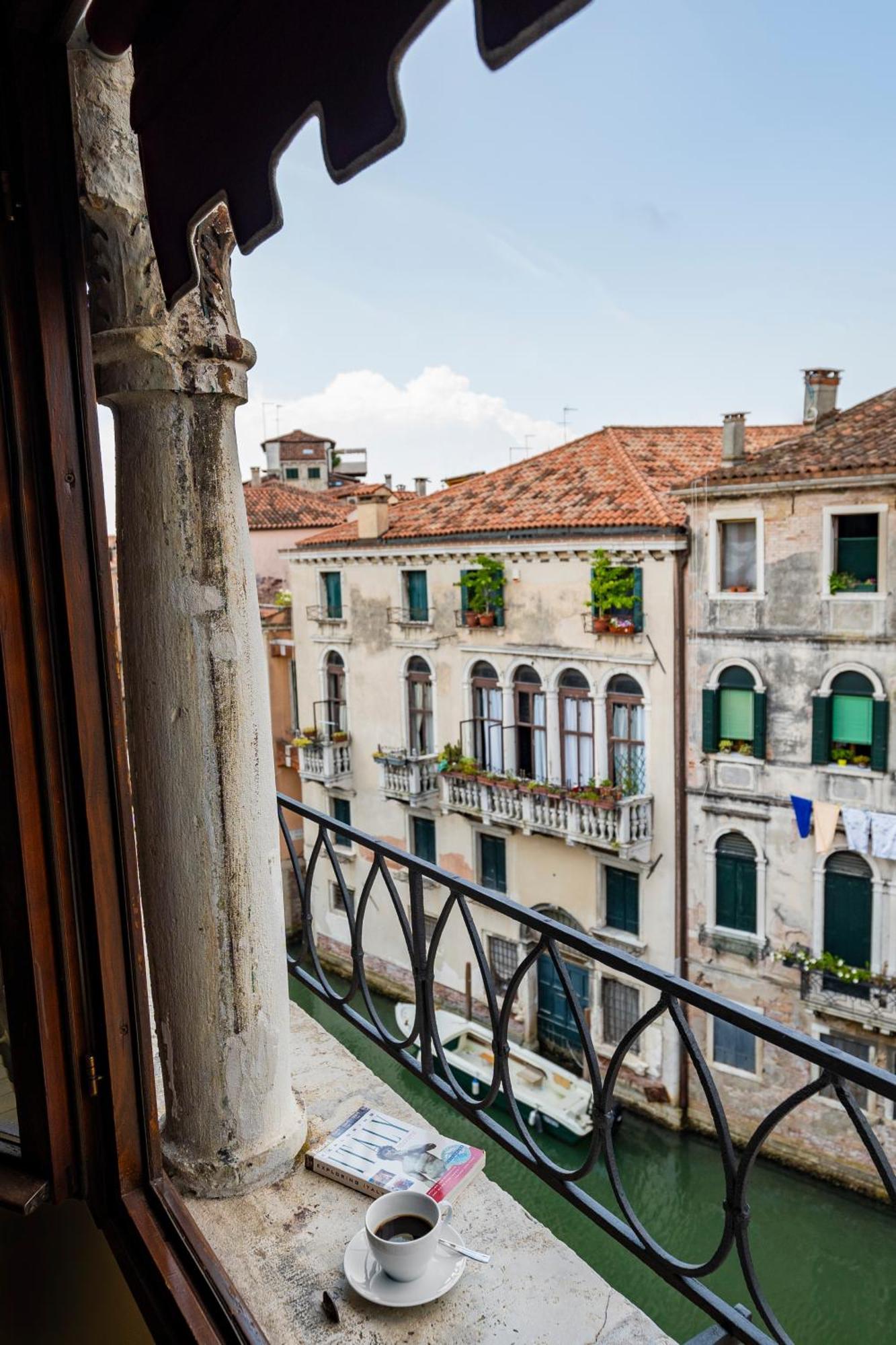 Palazzo Schiavoni Residenza D'Epoca & Suite-Apartments Velence Kültér fotó